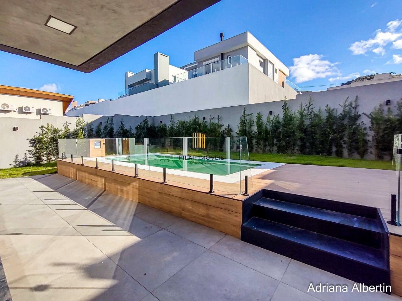 Casa Condominio para Venda - 266.44m², 4 dormitórios, sendo 4 suites, 2 vagas - Alphaville