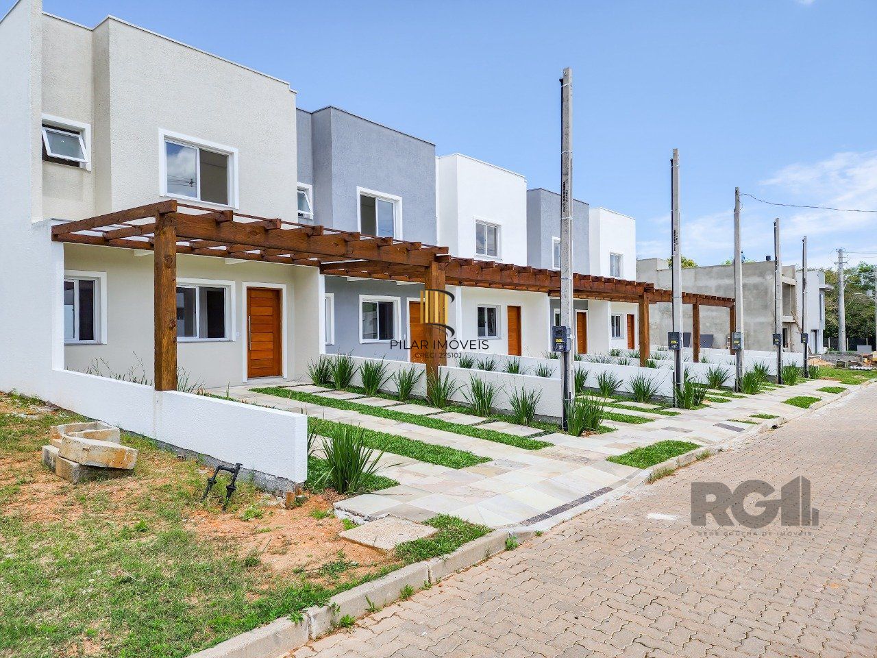 Casa Condominio 3 Dormitório(s) Bairro Campo Novo