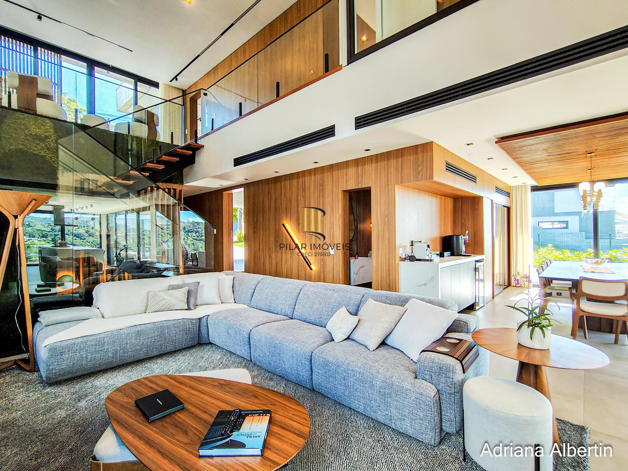 Casa com 4 suítes e escritório - Alphaville Porto Alegre