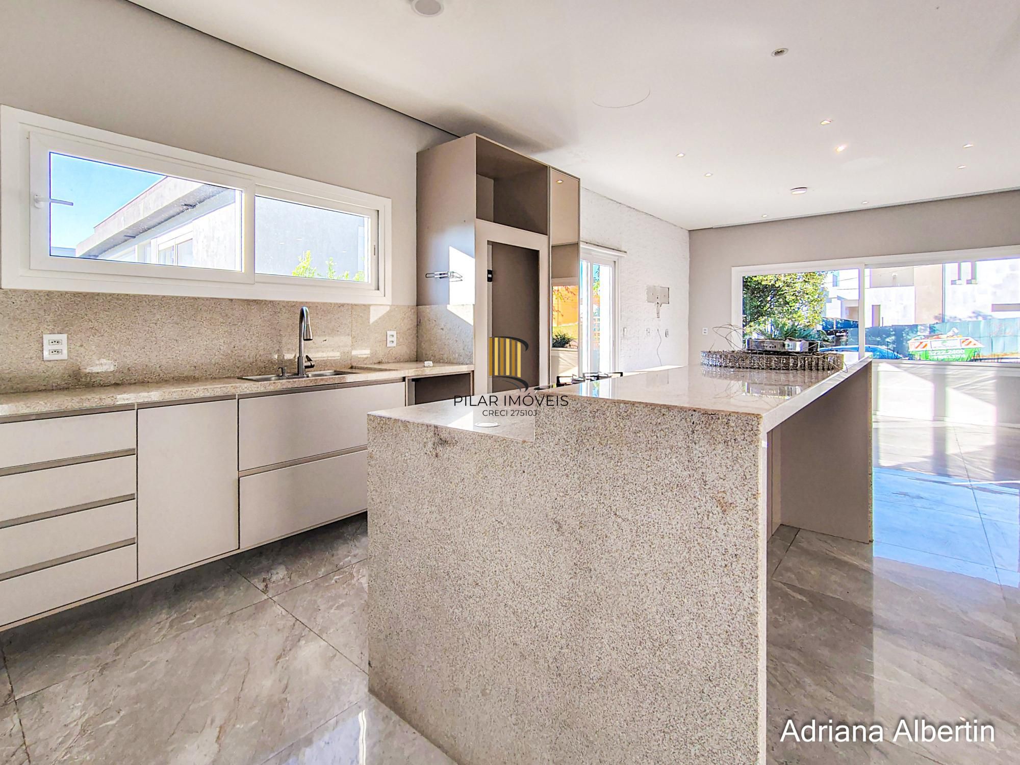 Casa de Condomínio 3 dormitórios no bairro Alphaville