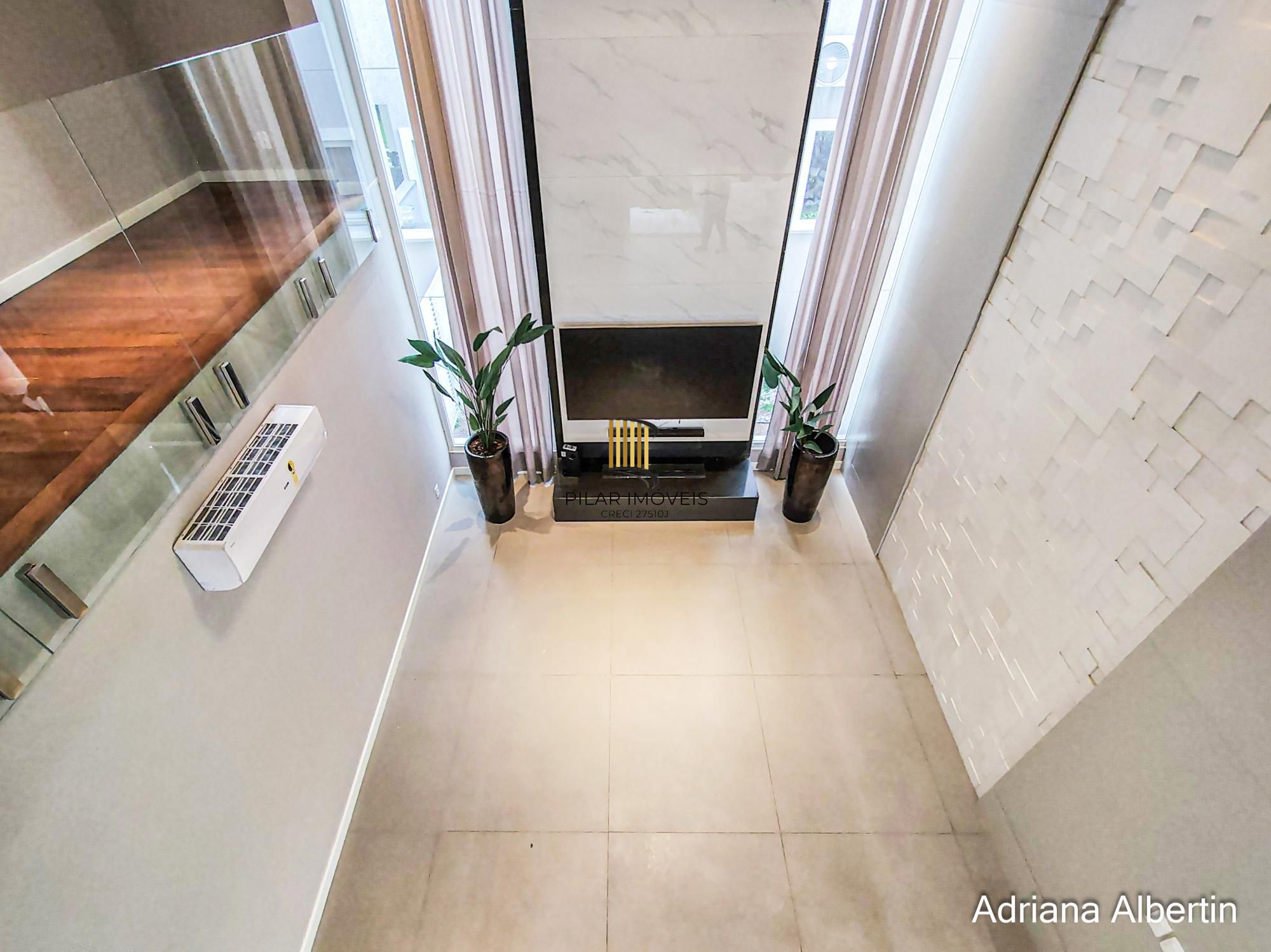 Casa com 400m² e 4 suítes