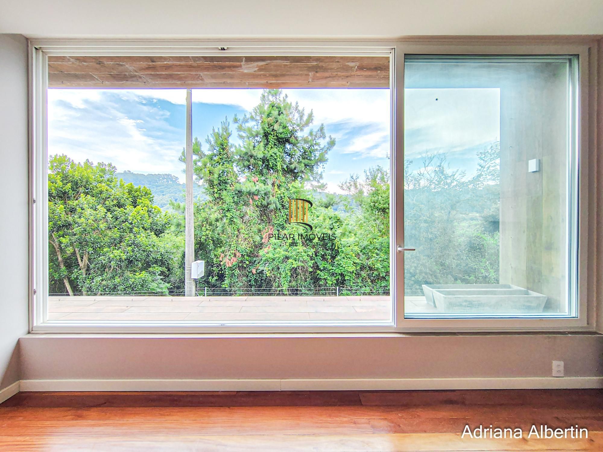 Casa com 400m² e 4 suítes