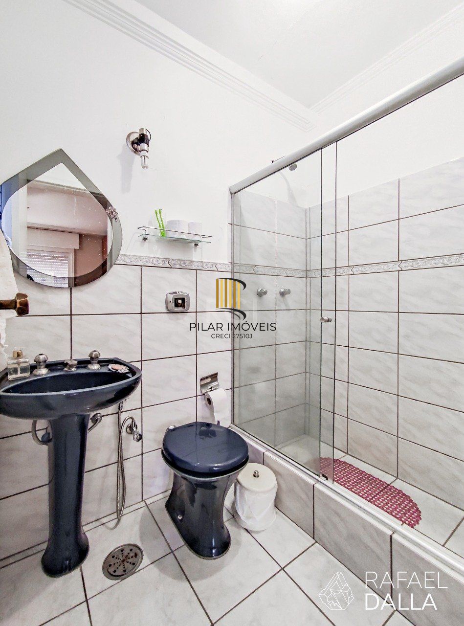 Casa 3 dormitórios no bairro Santana