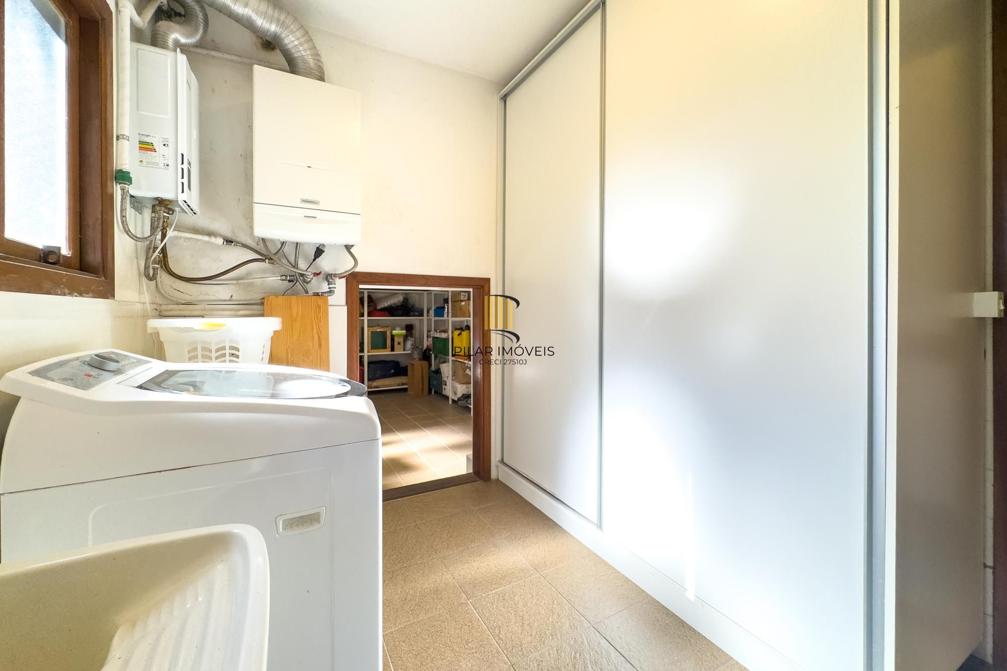 Casa no Parque Knorr com 3 dormitórios e piscina aquecida