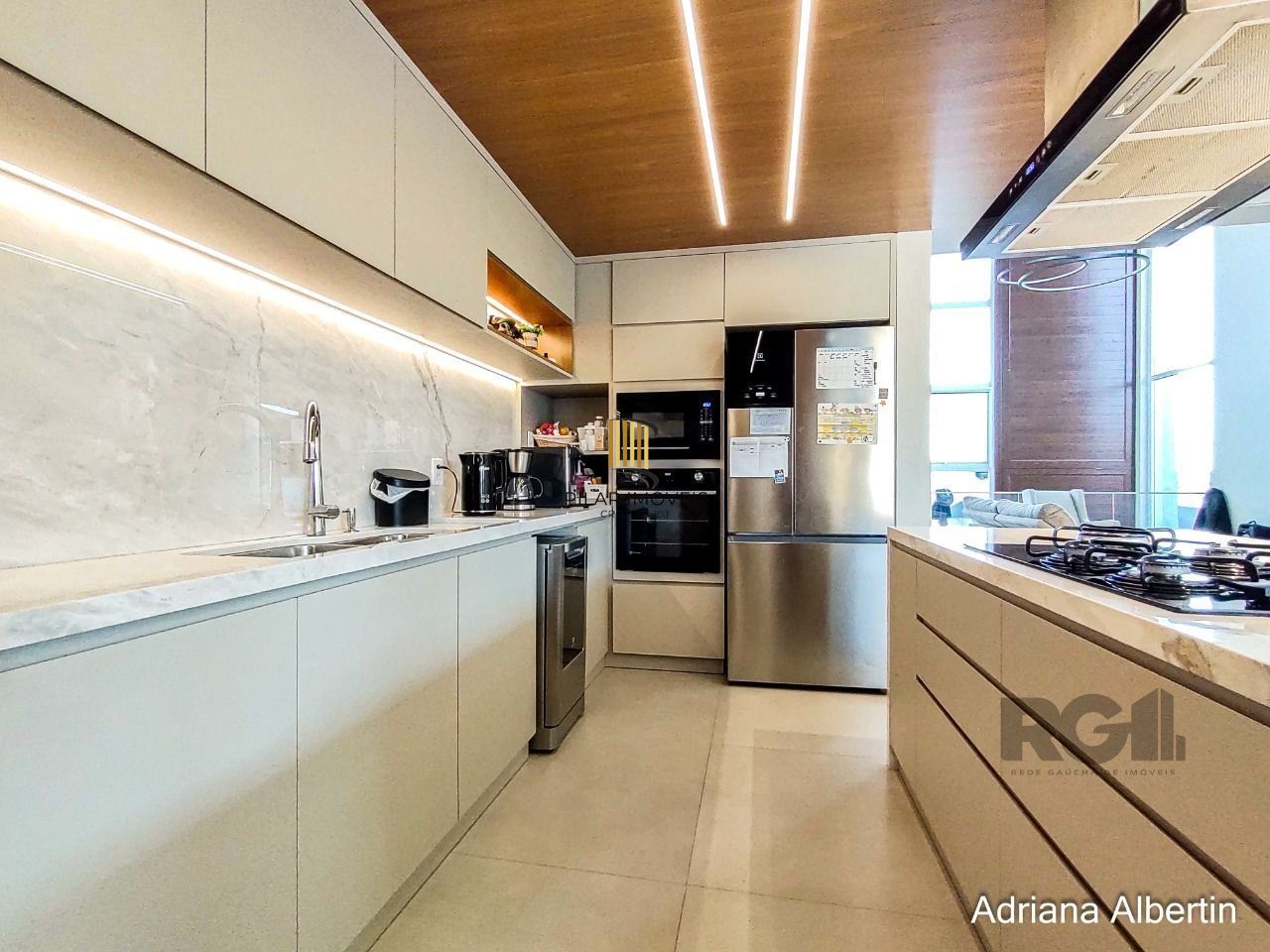 Casa Condominio para Venda - 287.21m², 3 dormitórios, sendo 3 suites, 2 vagas - Alphaville