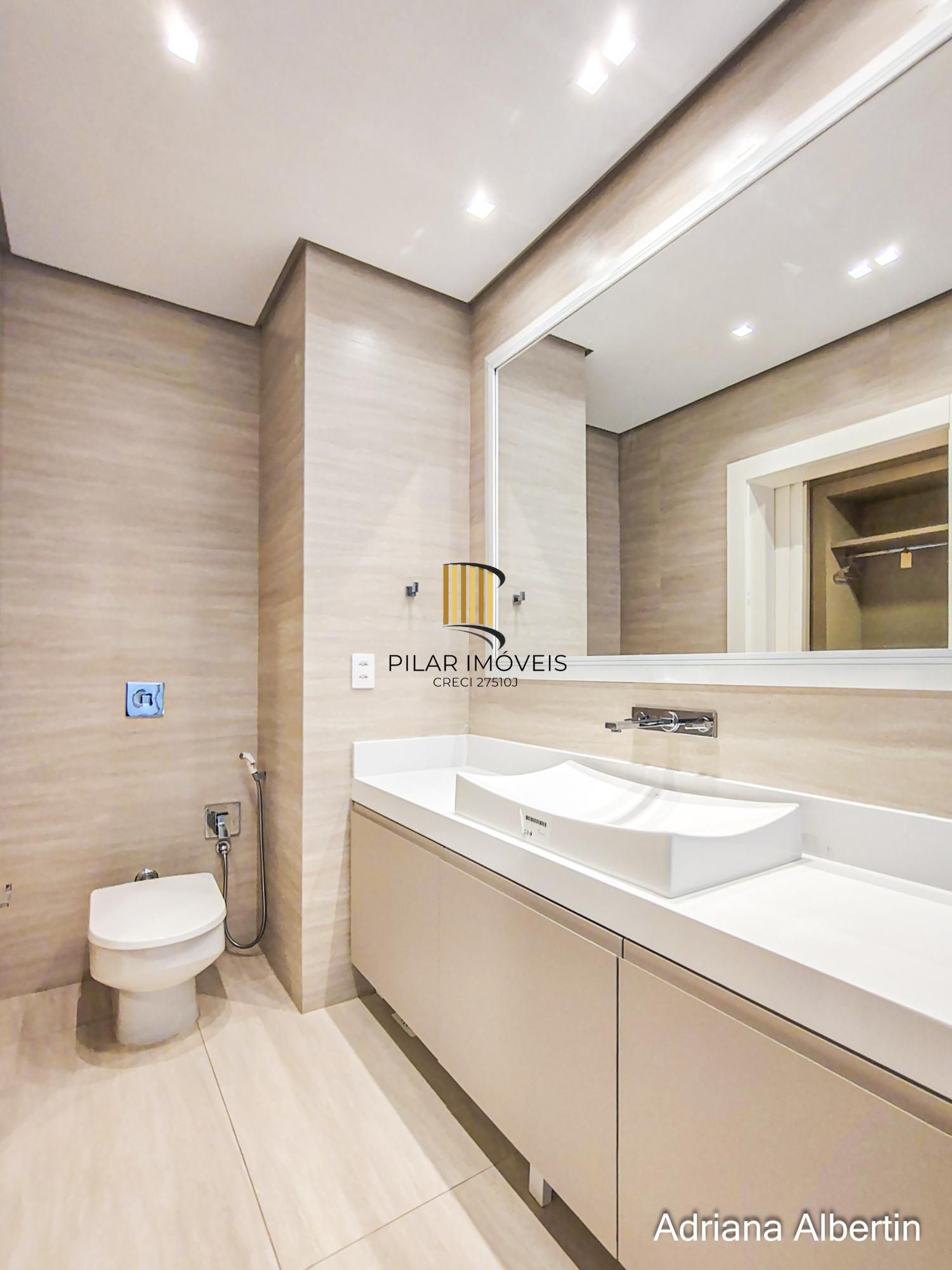 Casa com 400m² e 4 suítes