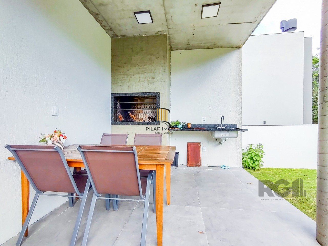 Casa Condominio 3 Dormitório(s) Bairro Alphaville