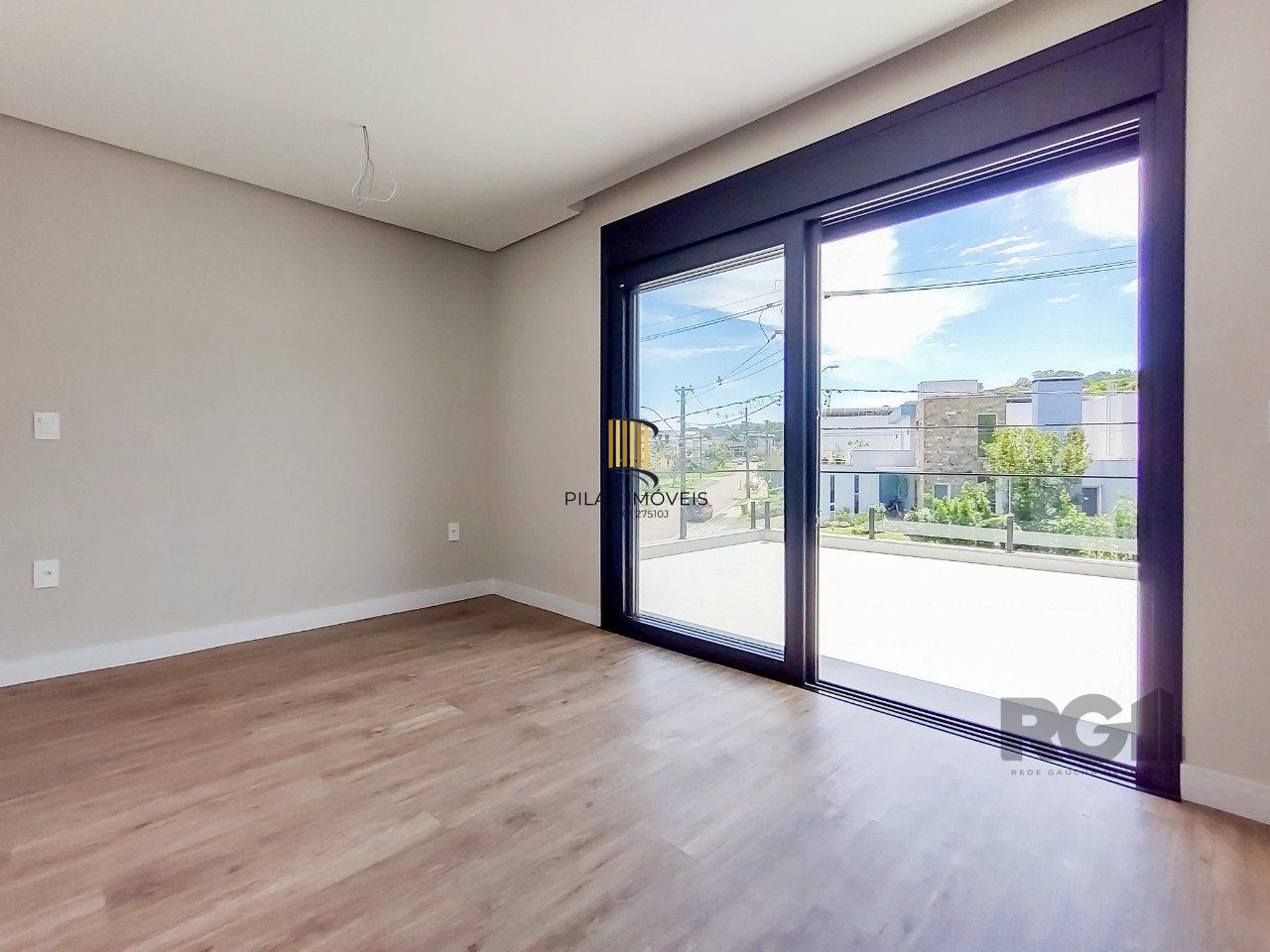Casa Condominio para Venda - 349m², 3 dormitórios, sendo 3 suites, 2 vagas - Alphaville