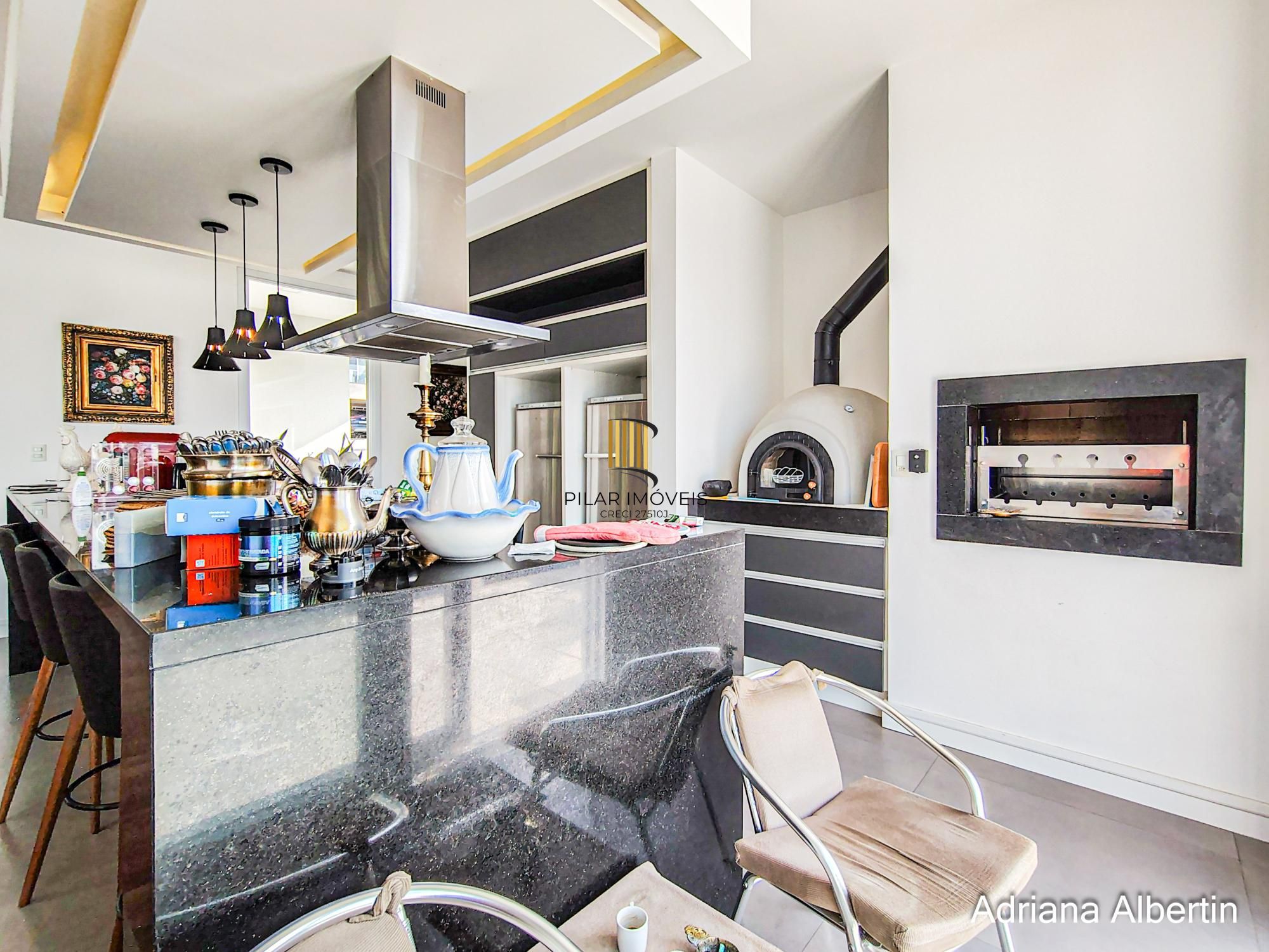 Casa com 660m² no Alphaville Porto Alegre para quem quer espaço, vista e personalidade — sem cair no padrão genérico