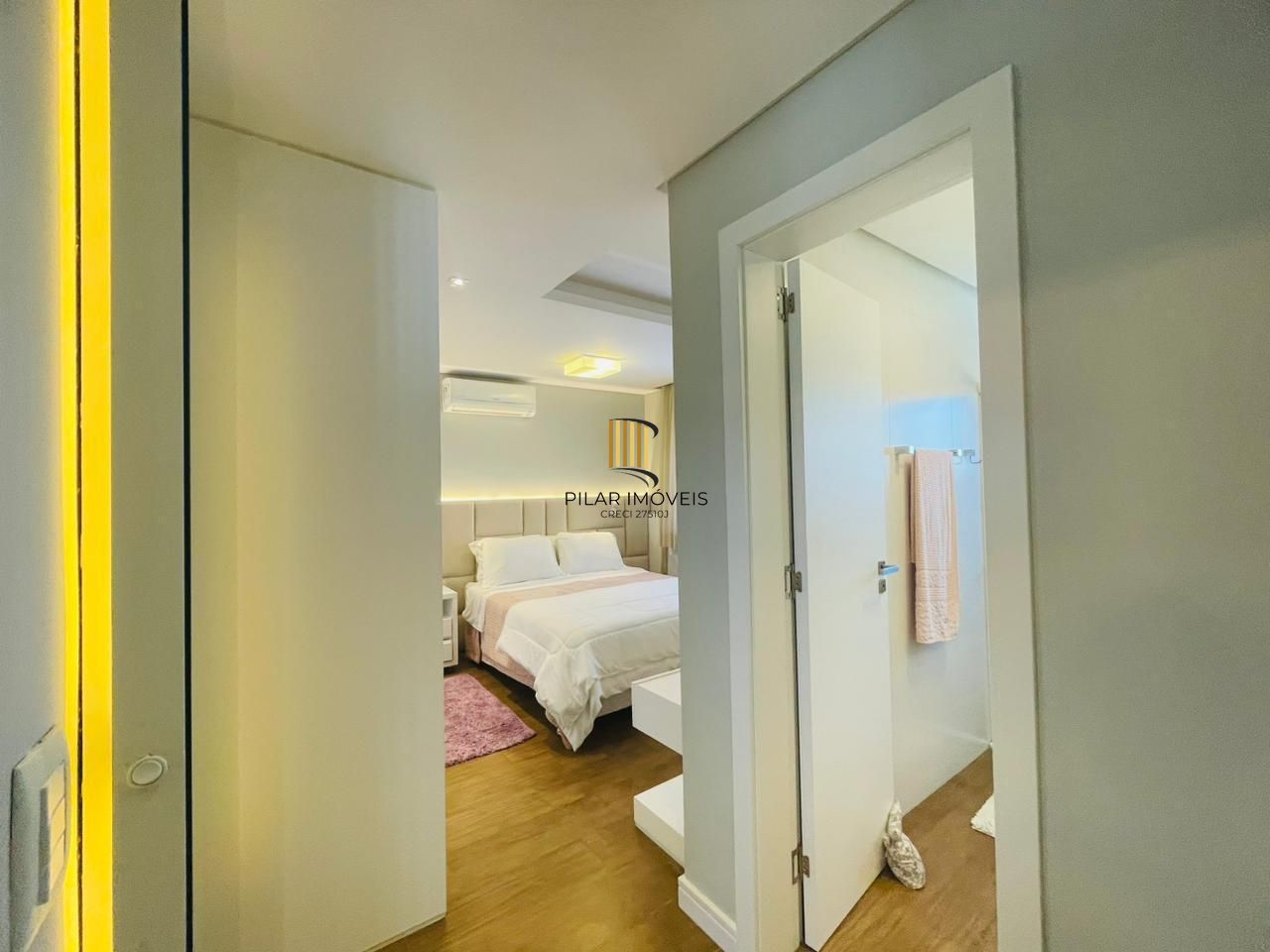 Casa de Condomínio 5 dormitórios no bairro Maristela