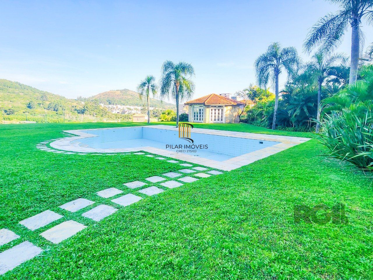 Casa de Fazenda com 1.318m²
