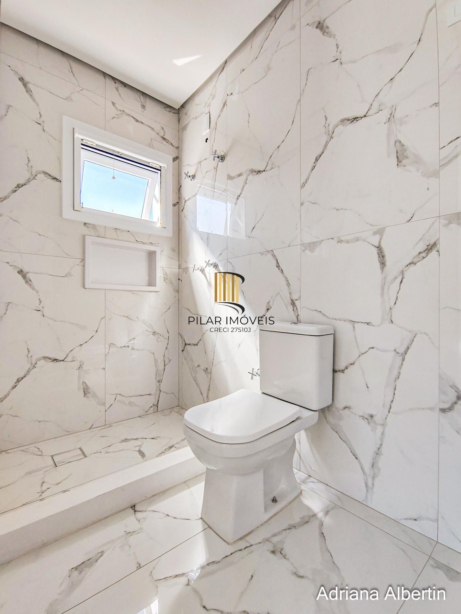 Casa Condominio para Venda - 292m², 4 dormitórios, sendo 4 suites, 2 vagas - Alphaville