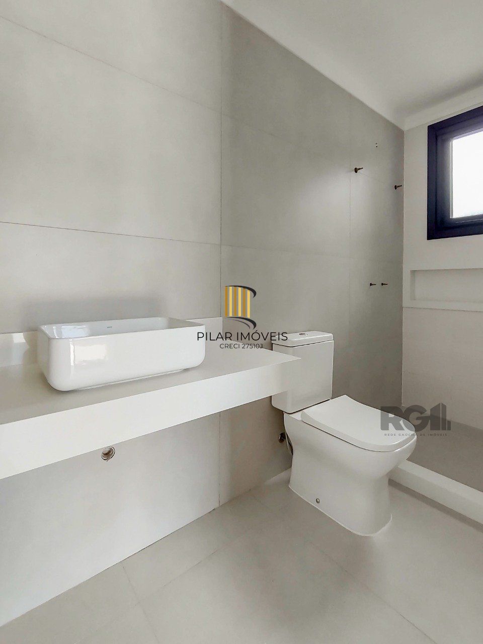 Casa Condominio para Venda - 349m², 3 dormitórios, sendo 3 suites, 2 vagas - Alphaville