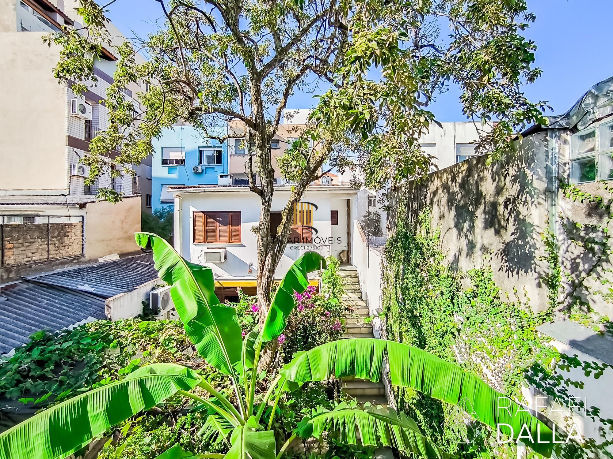 Casa impecável na Lopo Gonçalves com 4 dormitórios, garagem e pátio amplo