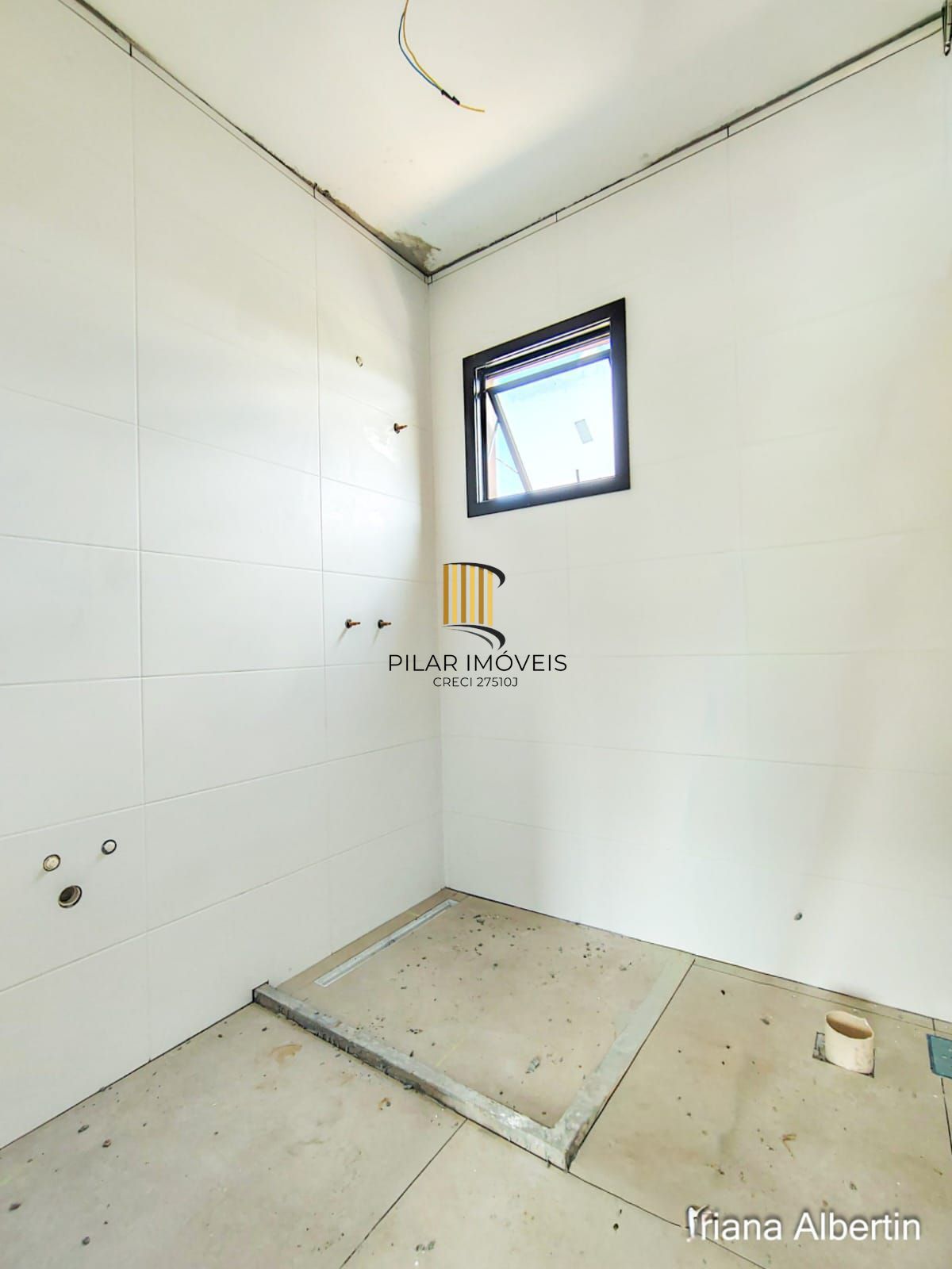 Casa térrea em condomínio fechado