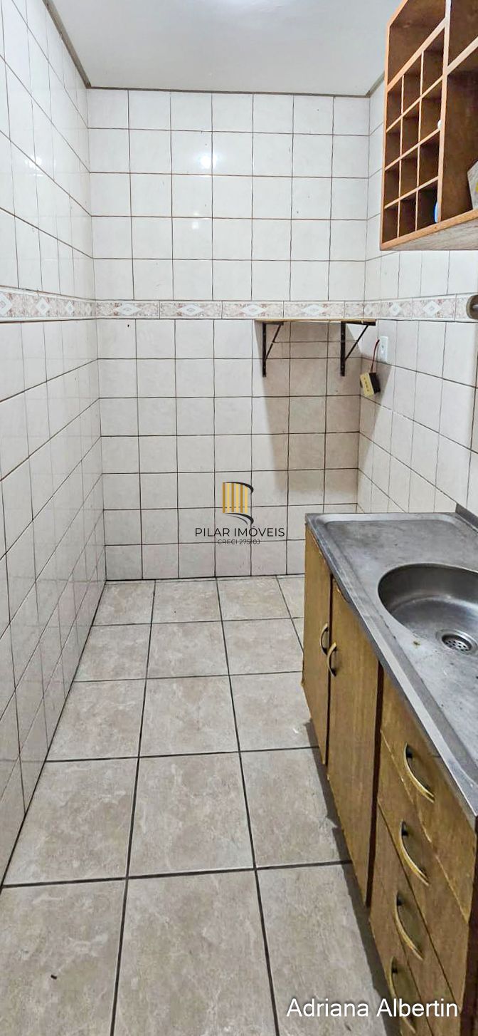 Prédio comercial com 239m²