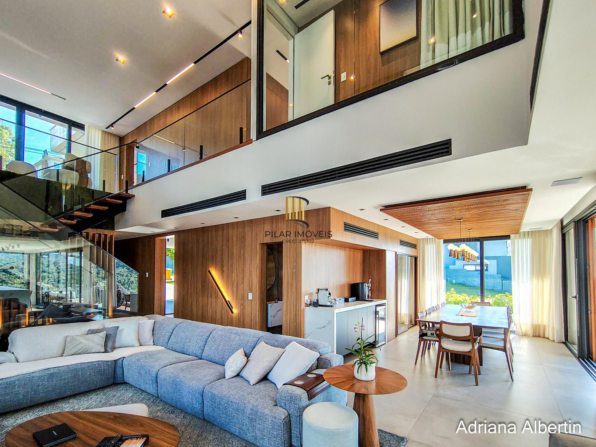 Casa com 4 suítes e escritório - Alphaville Porto Alegre