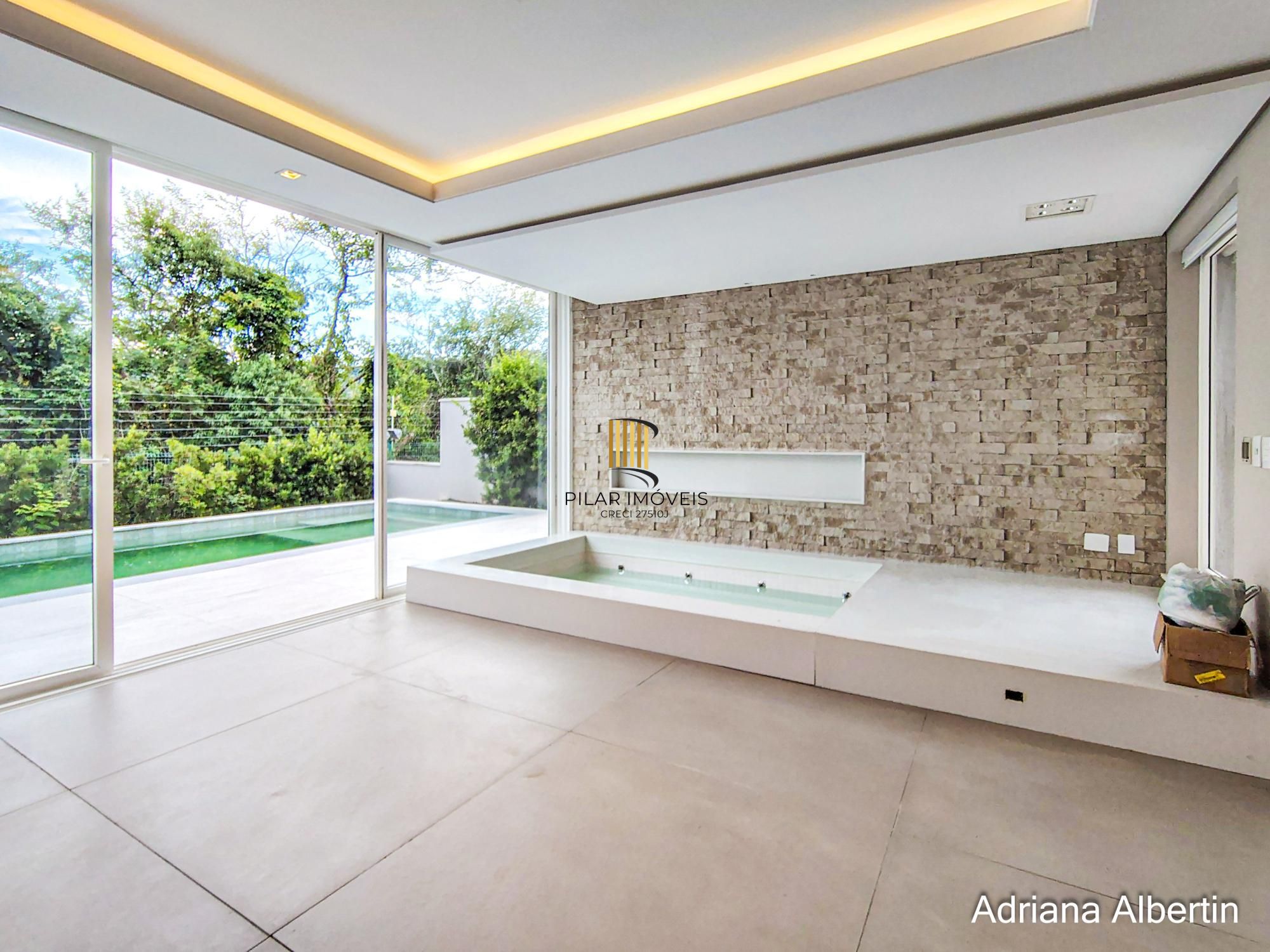 Casa com 400m² e 4 suítes