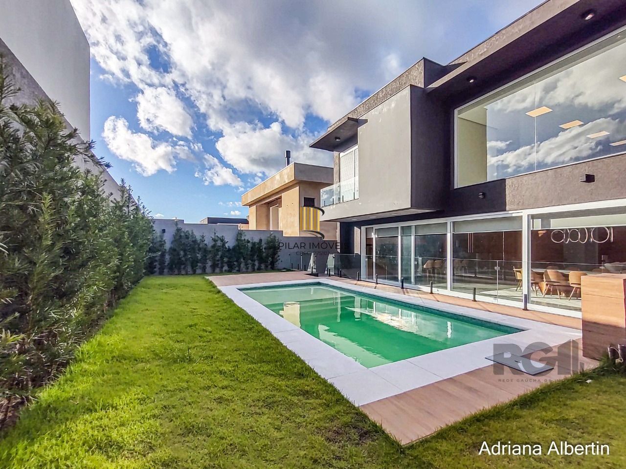 Casa Condominio para Venda - 266.44m², 4 dormitórios, sendo 4 suites, 2 vagas - Alphaville