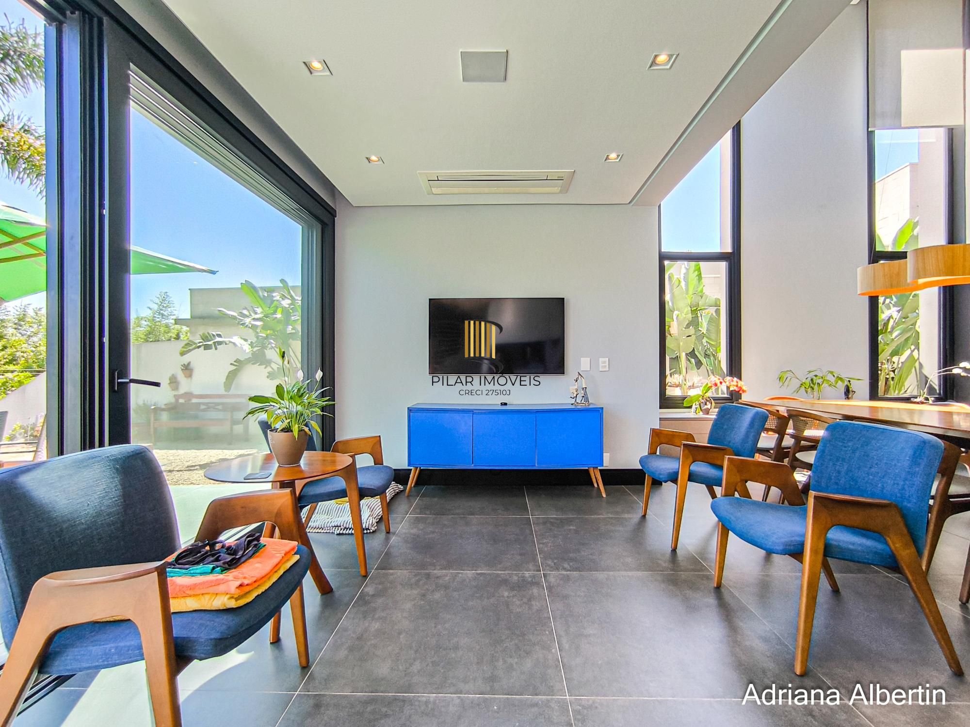 Casa de Condomínio 3 dormitórios no bairro Alphaville