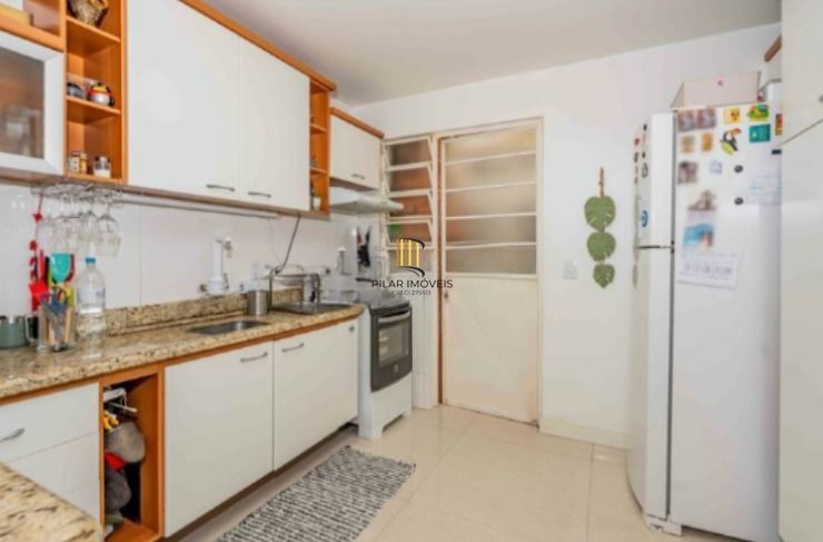 Casa em condomínio 3 dormitórios
