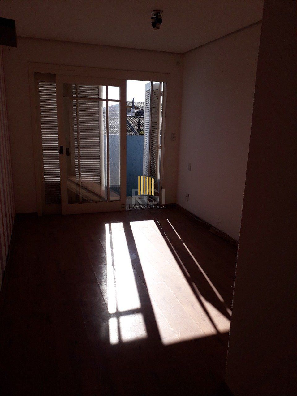 Casa para Venda - 205m², 2 dormitórios, sendo 1 suites, 2 vagas - Ipanema