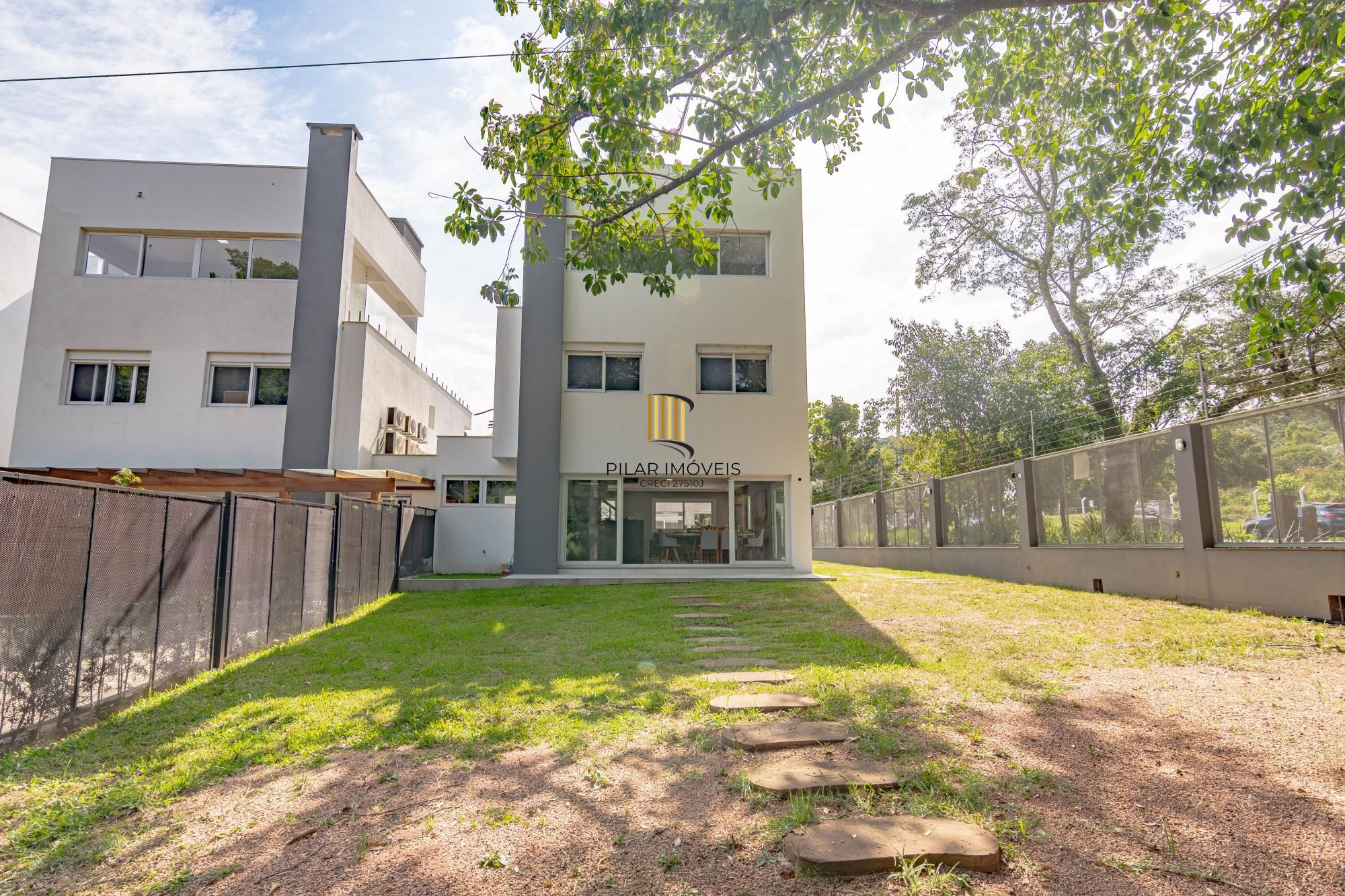 Casa de Condomínio 3 dormitórios no bairro Ipanema