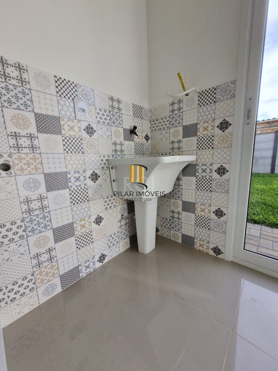 Casa 3 dormitórios no bairro Guarujá