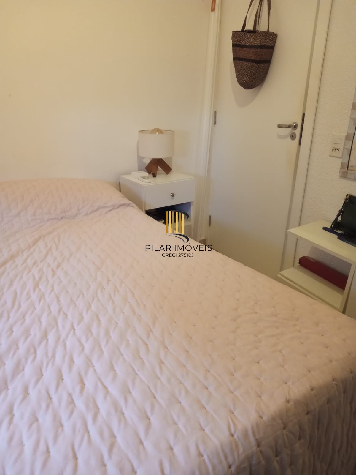 Apartamento de dois dormitórios com vaga no bairro Hipica Zona sul Porto Alegre