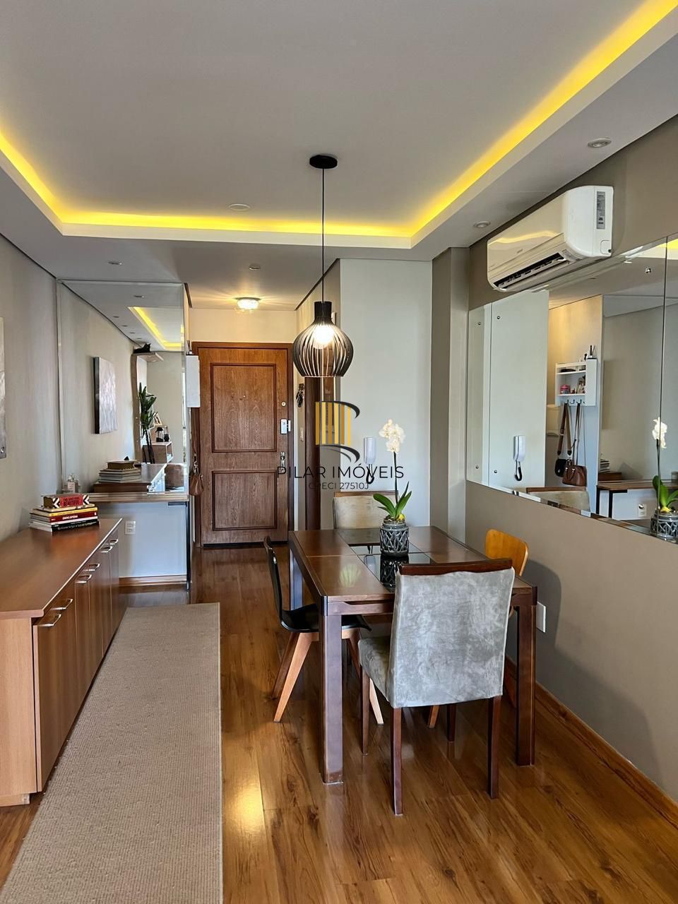 Apartamento à venda no bairro Jardim botânico com 2 dormitórios e Vaga coberta.