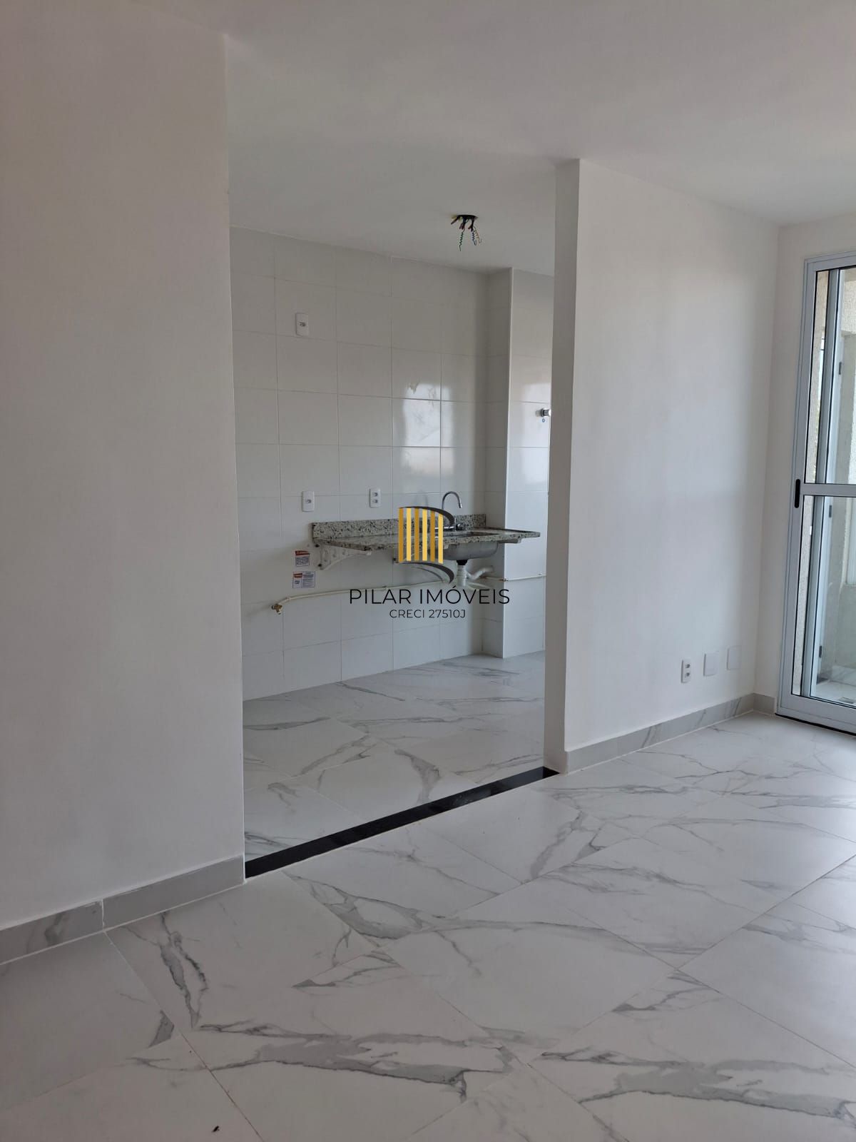 Apartamento de 2 dormitórios com suíte e 1 vaga escriturada !