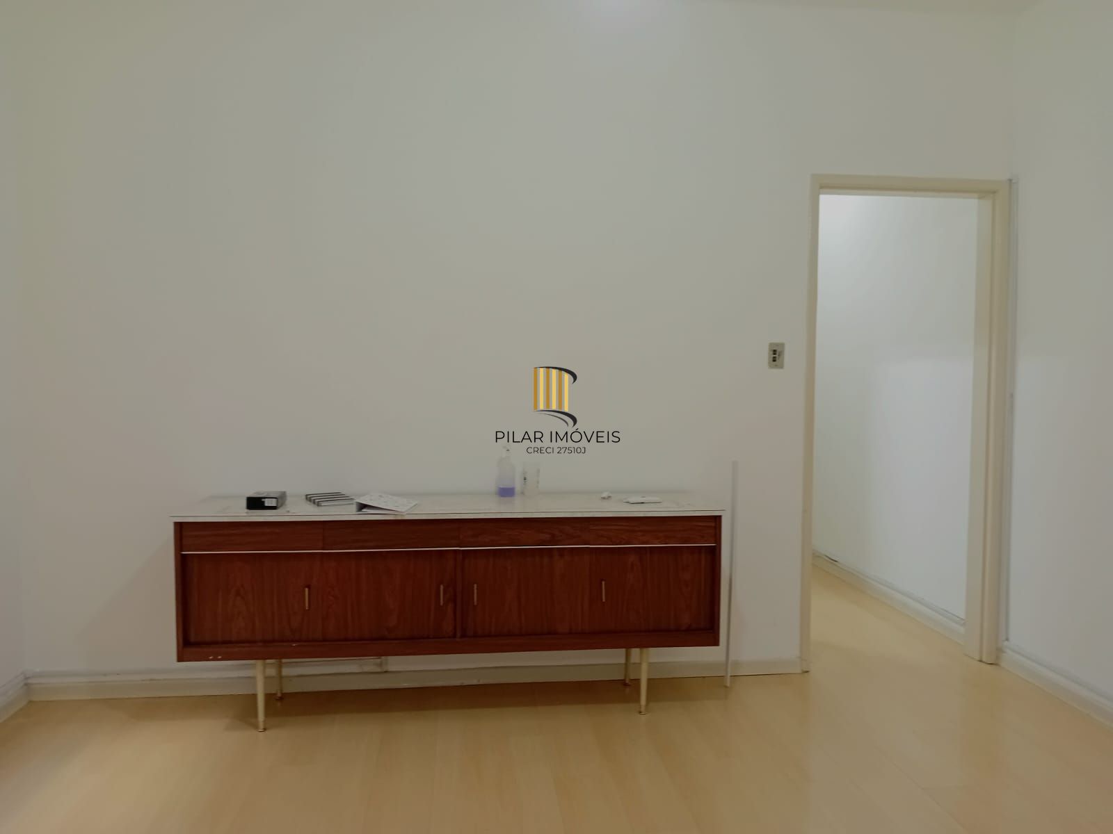 Apartamento 3 dormitórios, frente, sacada no bairro Santana - Porto Alegre - RS