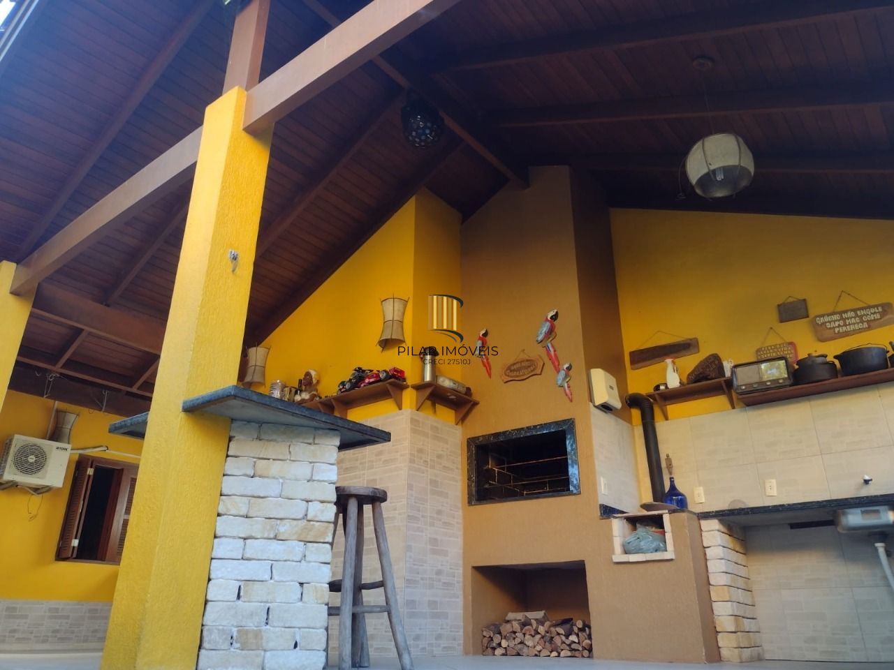 Casa para Venda - 693.6m², 5 dormitórios, sendo 3 suites, 4 vagas - Hípica