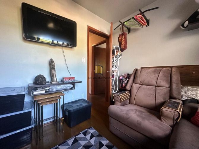 Sobrado amplo em condomínio de 3 dormitórios, um deles suíte, no bairro Ipanema