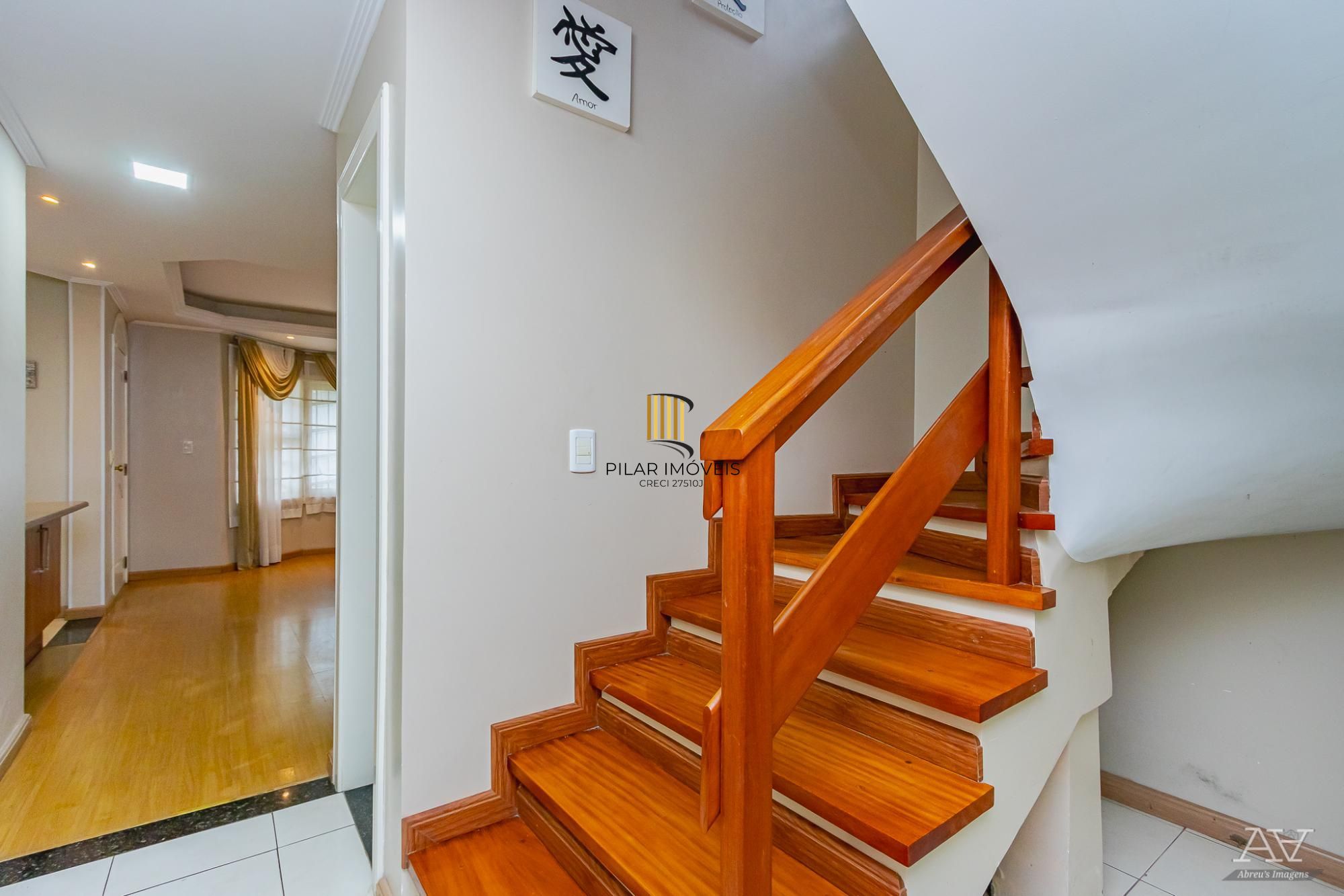 Linda Casa com 3 suítes no Santa Fé