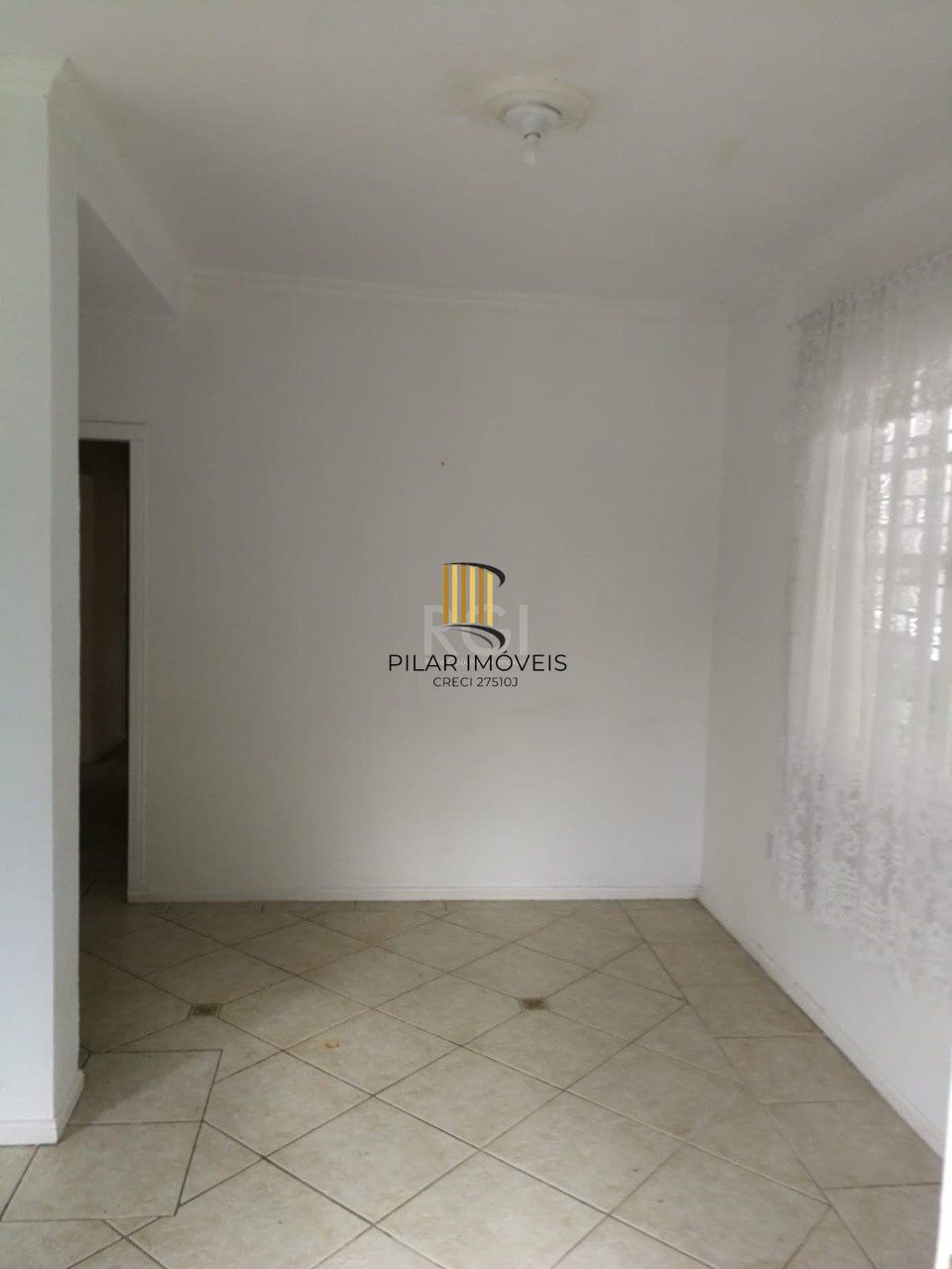 Casa para Venda - 170m², 3 dormitórios, 3 vagas - Nonoai, Porto Alegre