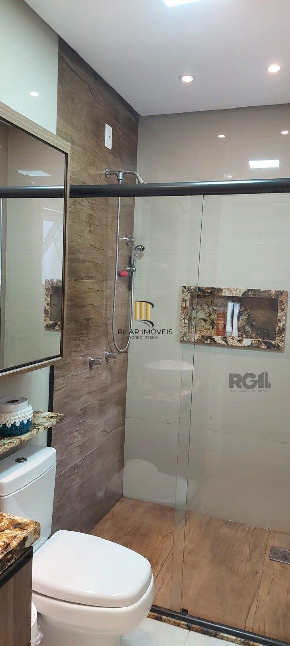 Casa com 2 dormitórios, sendo 1 suíte no bairro Florida em Guaíba