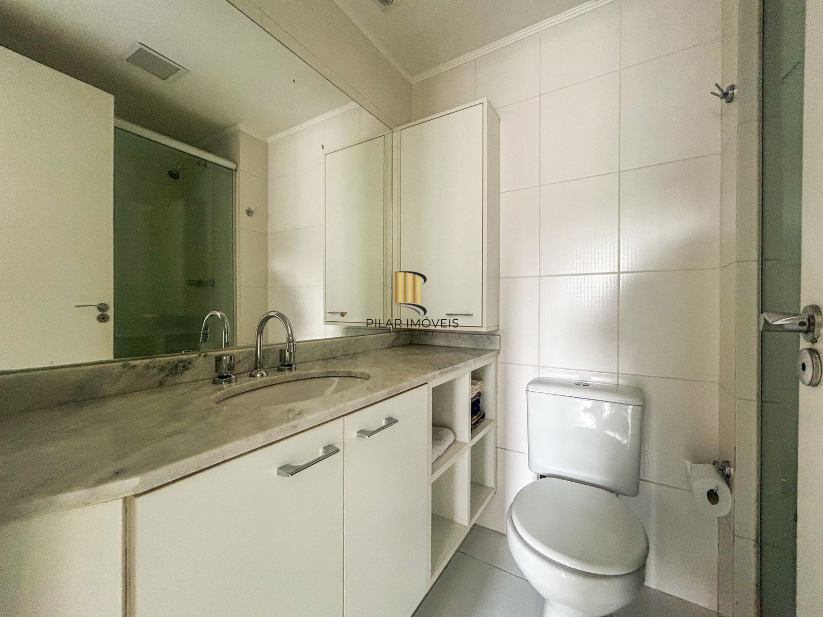 Apartamento de 02 dormitórios no Bairro Tristeza em Porto Alegre/RS