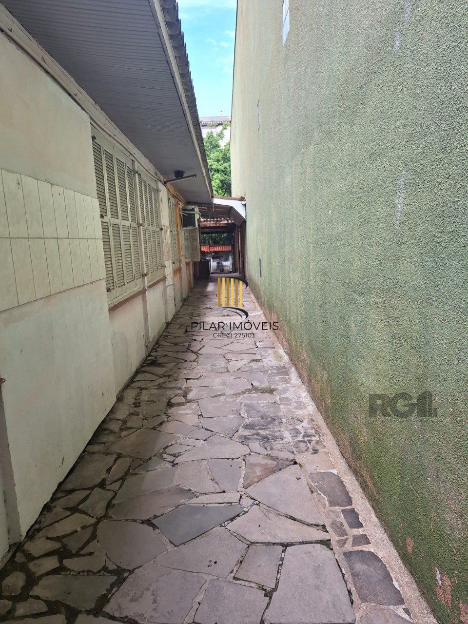 Casa 5 dormitórios no bairro Petrópolis