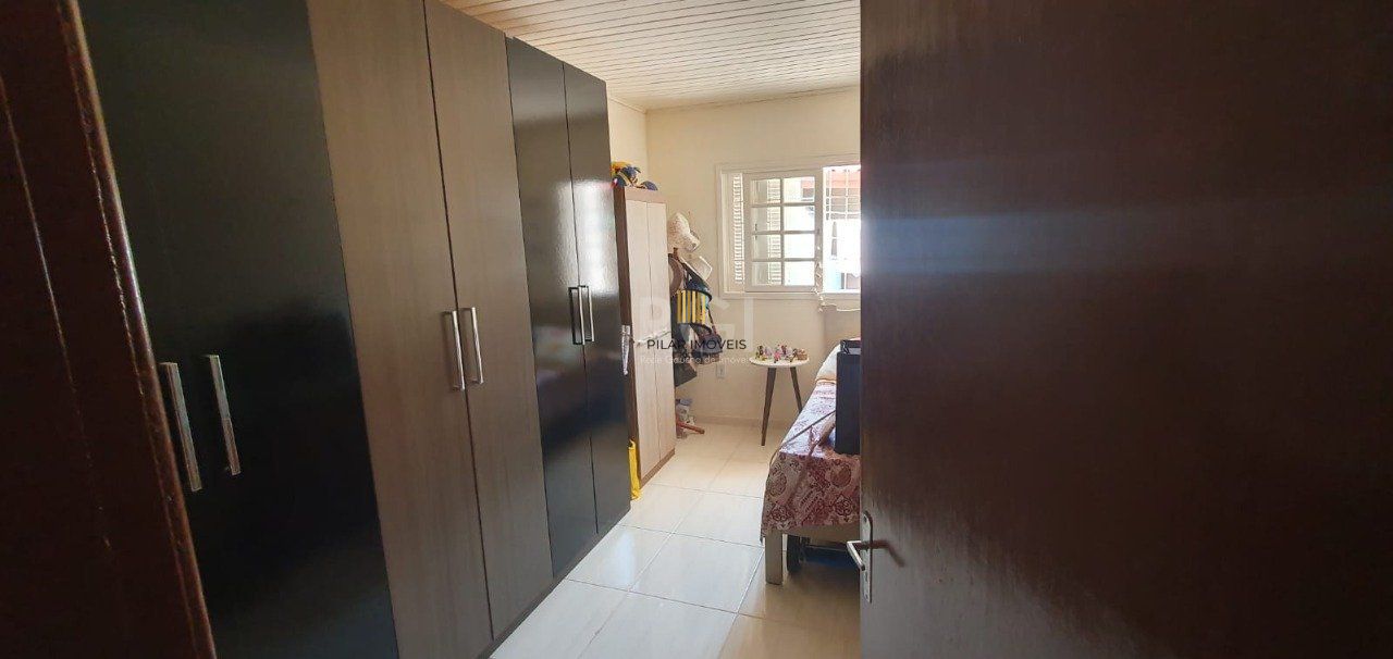 Casa para Venda - 75m², 2 dormitórios, 1 vaga - Hípica