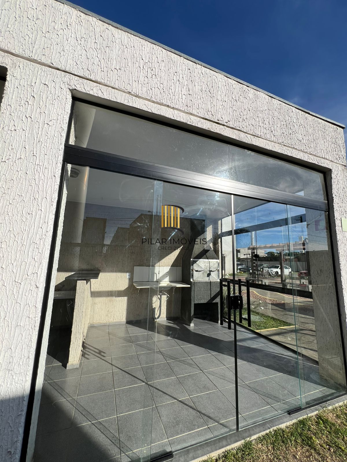 Apartamento Térreo com 02 quartos e 01 vaga no Bairro Restinga em Porto Alegre