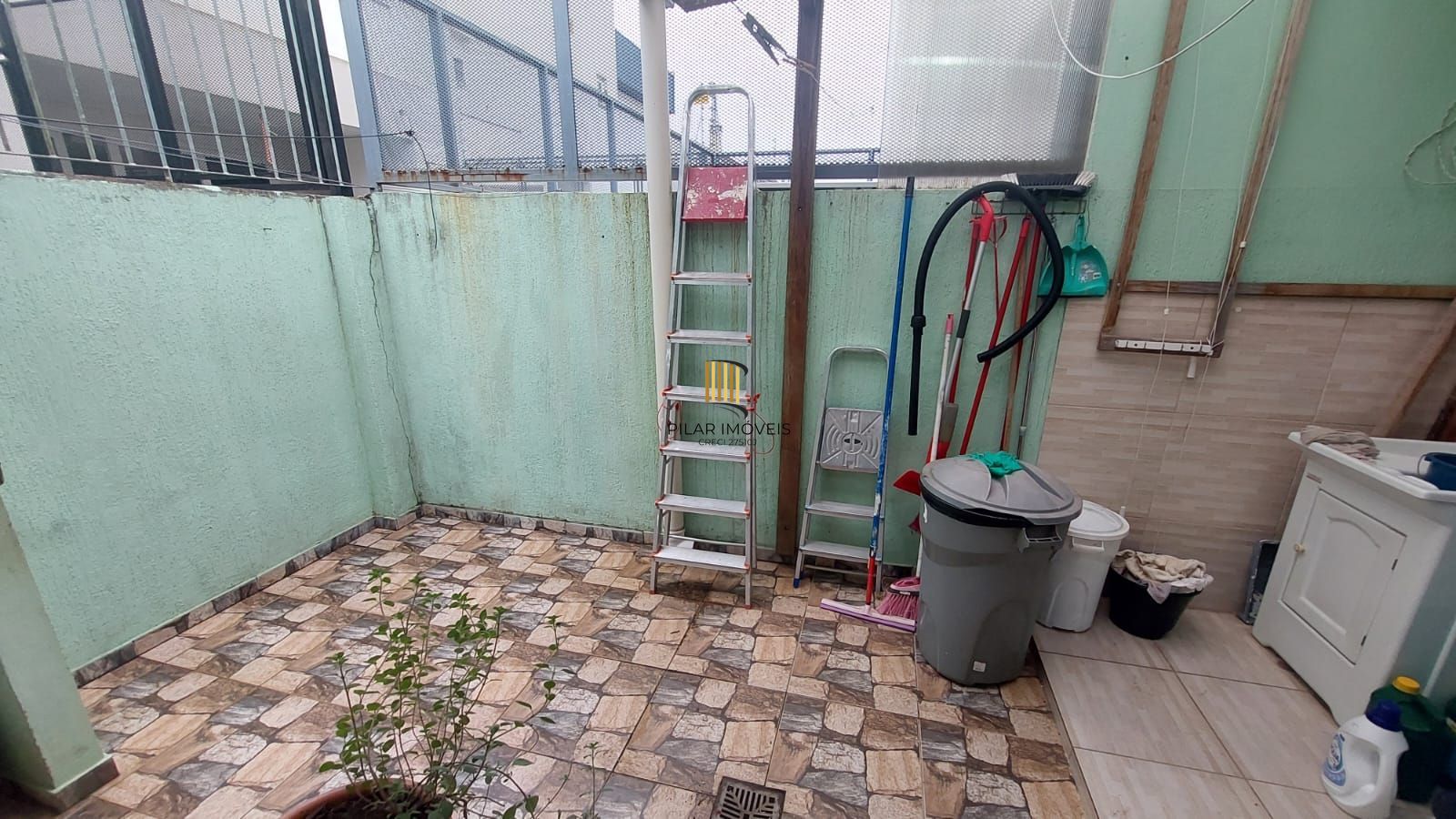 CASA NO LAGOS DE NOVA IPANEMA - 2 QUARTOS E ATELIER NO PISO SUPERIOR