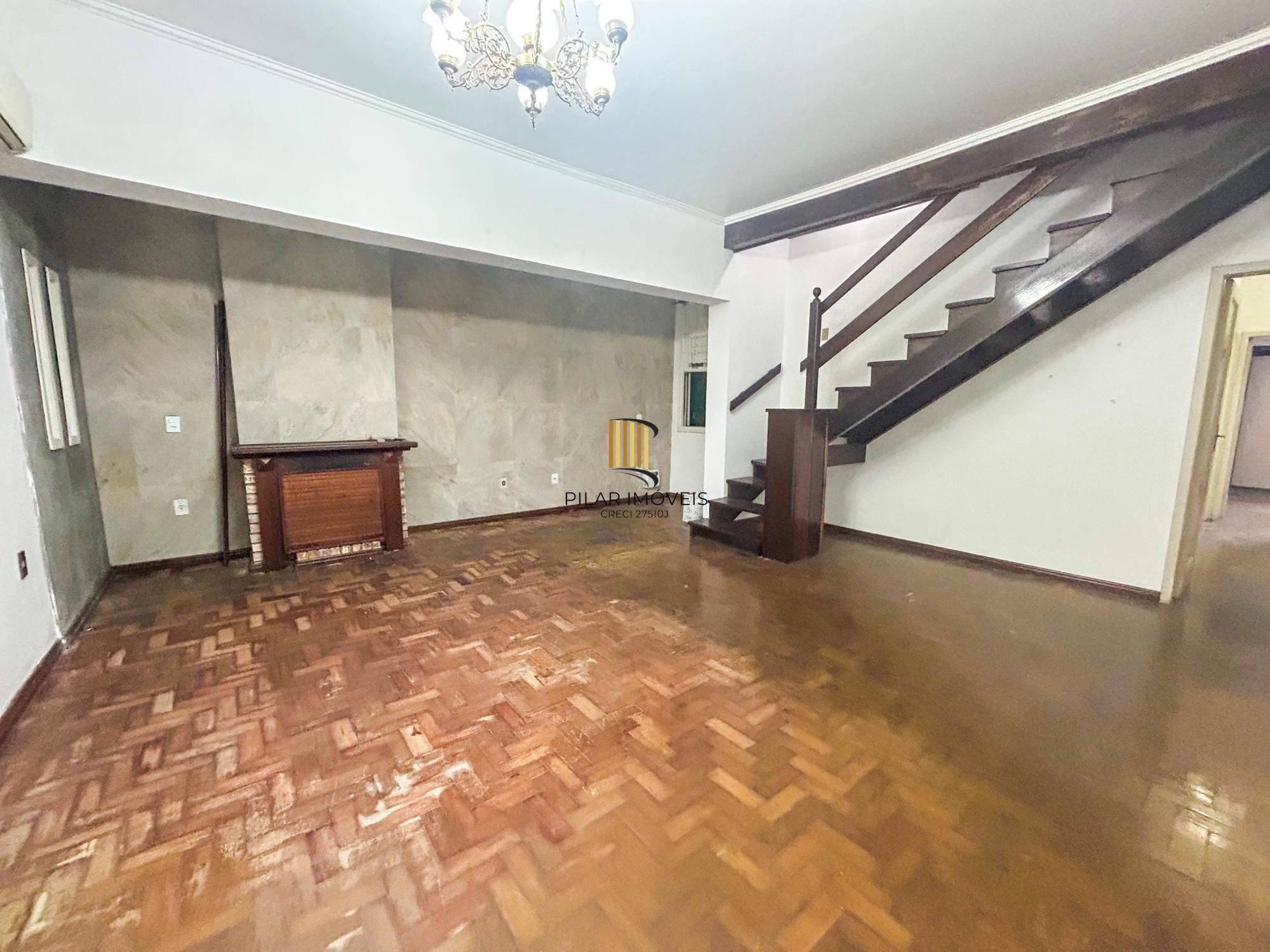 Casa Residencial com 3 Quartos, sendo 1 suíte e 3 Banheiros, no Bairro Santa Teresa em Porto Alegre, RS