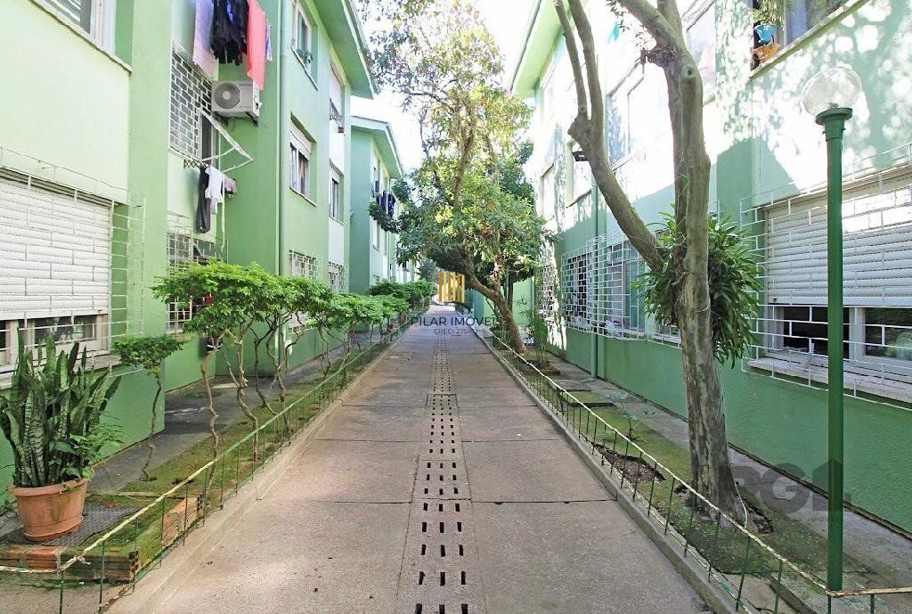 Apartamento 2 dormitórios, vaga de garagem, no bairro Camaquã, Porto Alegre/RS.