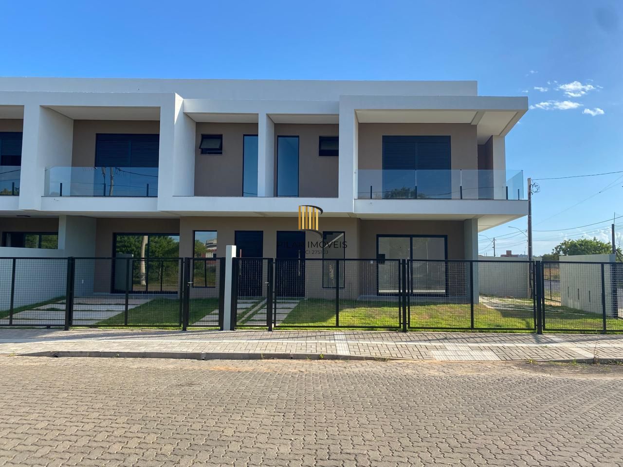 Casa com 03 quartos, sendo 01 suíte na Praia da Cal
