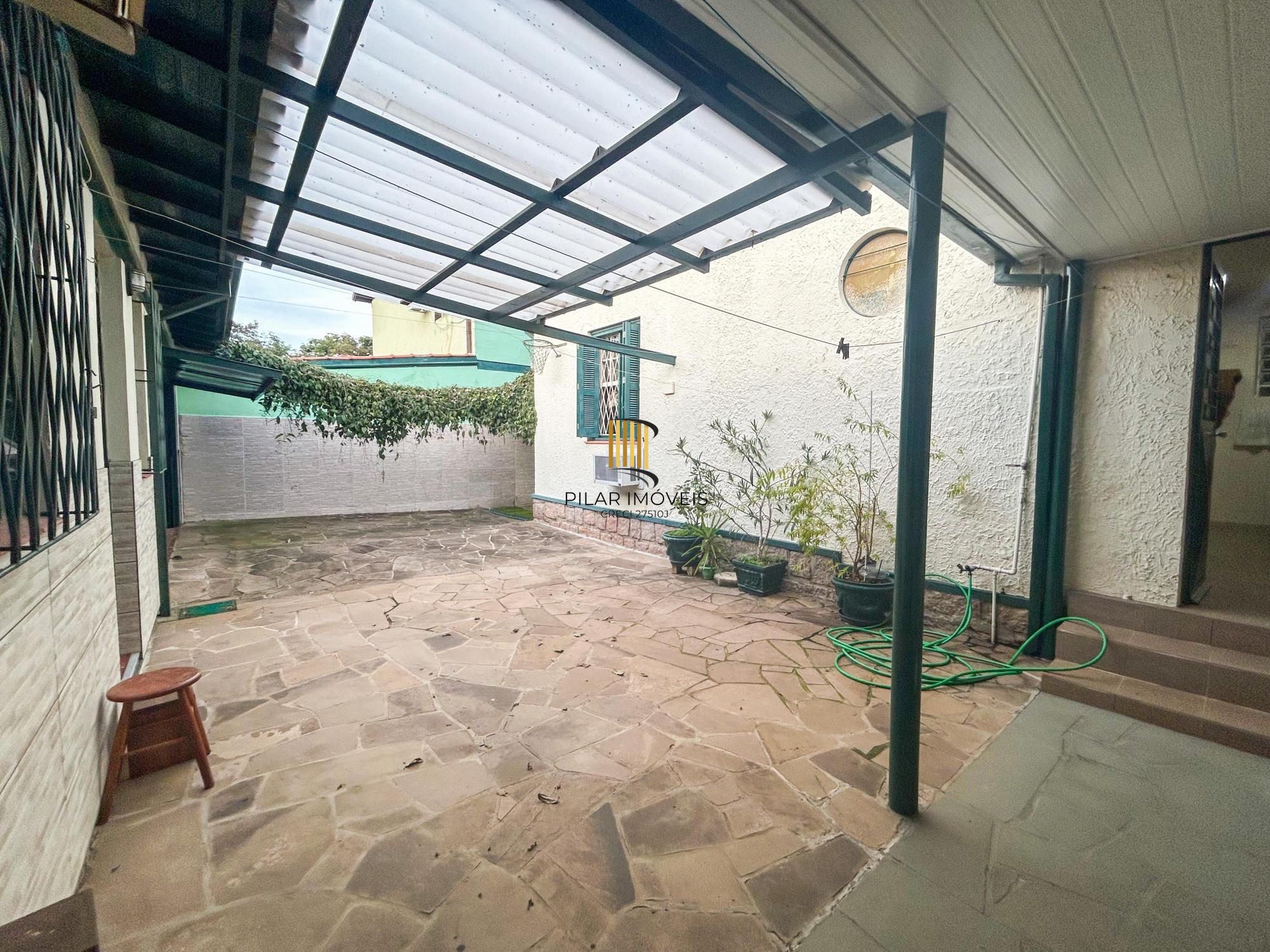 Casa Residencial com 3 Quartos, sendo 1 suíte e 3 Banheiros, no Bairro Santa Teresa em Porto Alegre, RS