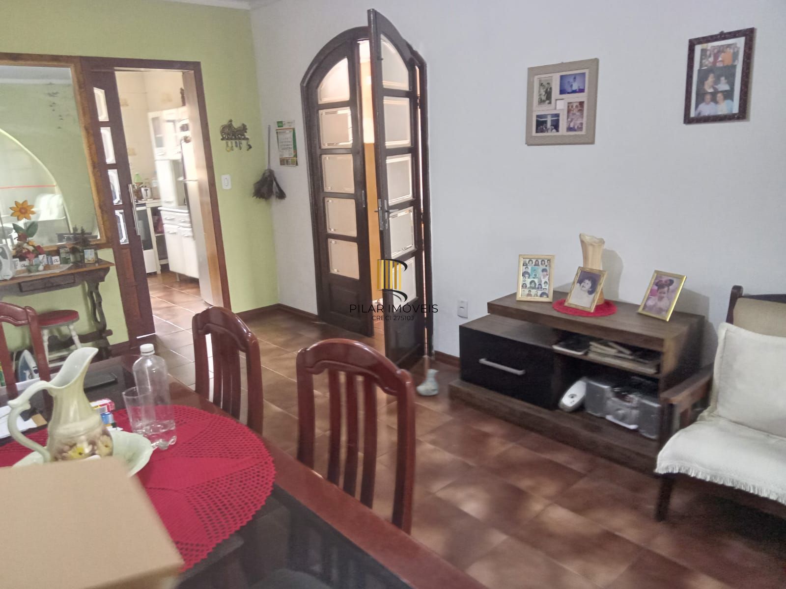 Casa com 3 dormitórios suíte , garagem para 3 carros !