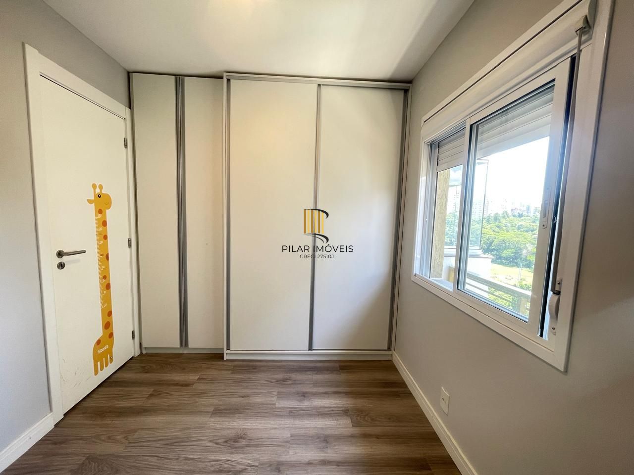 Impecável apartamento semimobiliado, 2 dormitórios, 2 banheiros e 1 vaga coberta