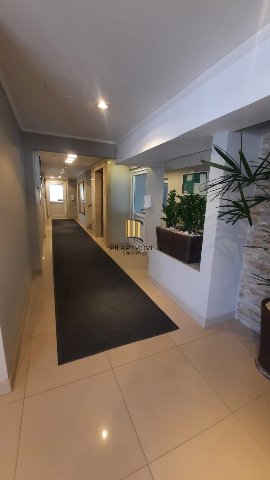 Apartamento com 02 quarto e 01 vaga no Bairro Praia de Belas em Porto Alegre