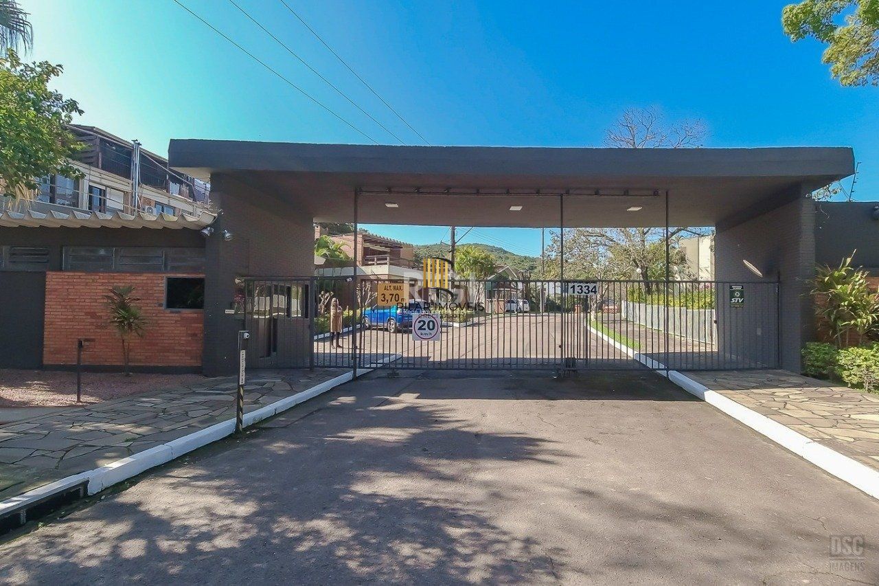 Casa Condominio para Venda - 187.9m², 4 dormitórios, sendo 1 suites, 2 vagas - Pedra Redonda, Porto Alegre